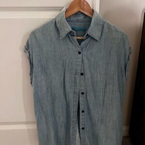 Alice + Olivia Chambray Casual Button Down Shirt, Medium